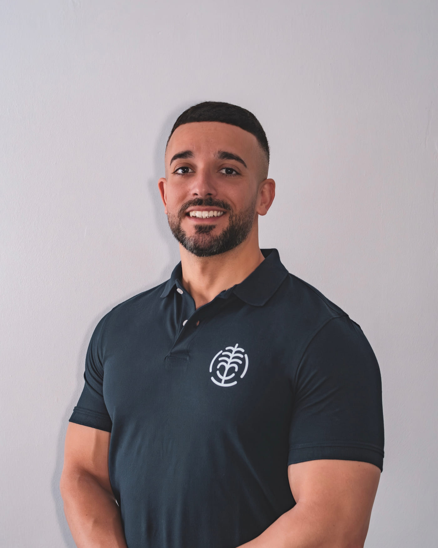 Retrato de Sharel Martínez, especialista en bienestar y optimización del rendimiento